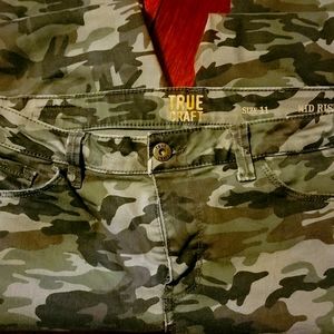 NWOT True Craft camouflage mid rise skinny jeans size 11